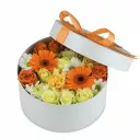 Box oranžových květin zavřený